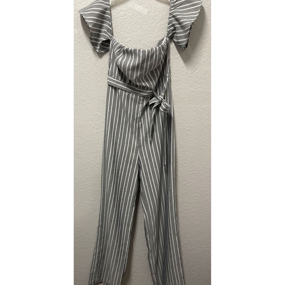 Fashion Nova Women's Classy Jumpsuit Size Small